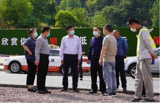 六安市公路管理處黨委書(shū)記、主任楊廣來(lái)一行蒞臨指導(dǎo)我司項(xiàng)目